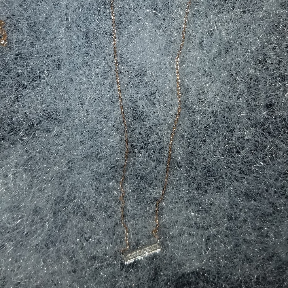 Getting dust in jewelry box.